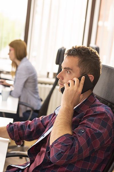 Nos experts installent votre équipement et se chargent du SAV Nos experts installent votre équipement et se chargent du SAV