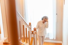 Prévention des chutes à domicile : comment protéger nos aînés