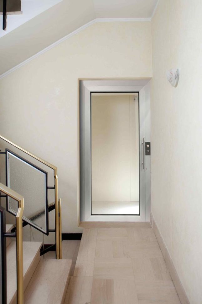 Monte escalier droit