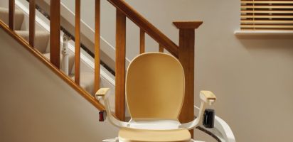 Norme PMR : adapter sa maison avec monte-escalier et plateforme