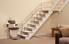 Monte-escalier vs ascenseur domestique : Quelle est la meilleure option pour vous ?