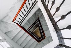 Pourquoi les monte-escaliers sont-ils plus sûrs qu'un escalier classique ?