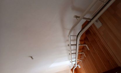 Puis-je rester chez moi plus longtemps grâce au monte escalier ?